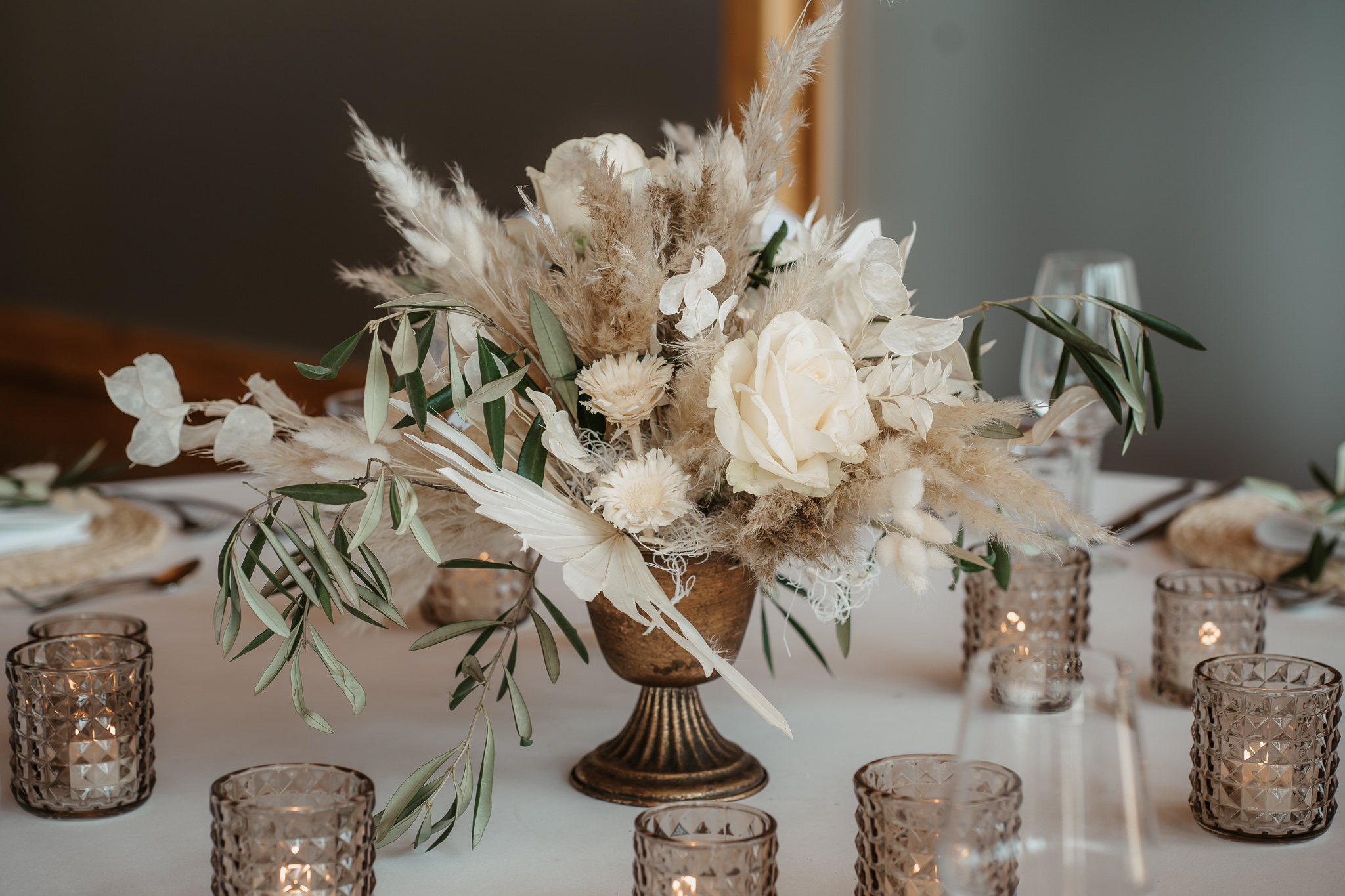 Décoration de mariage avec des herbes de pampa