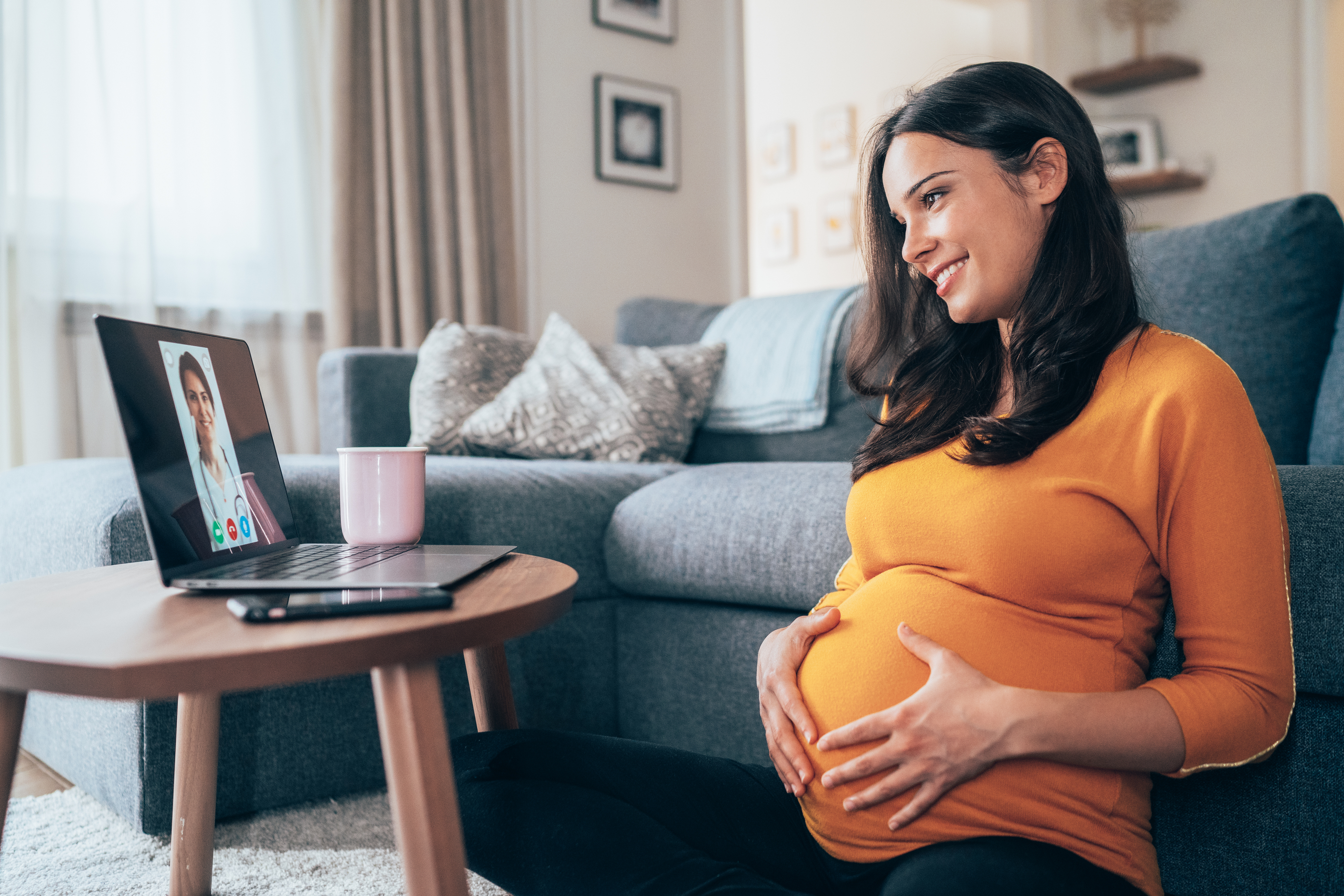 Femme Enceinte En Crèche Préparation à L'accouchement Vêtements Et  Accessoires Pour Bébés