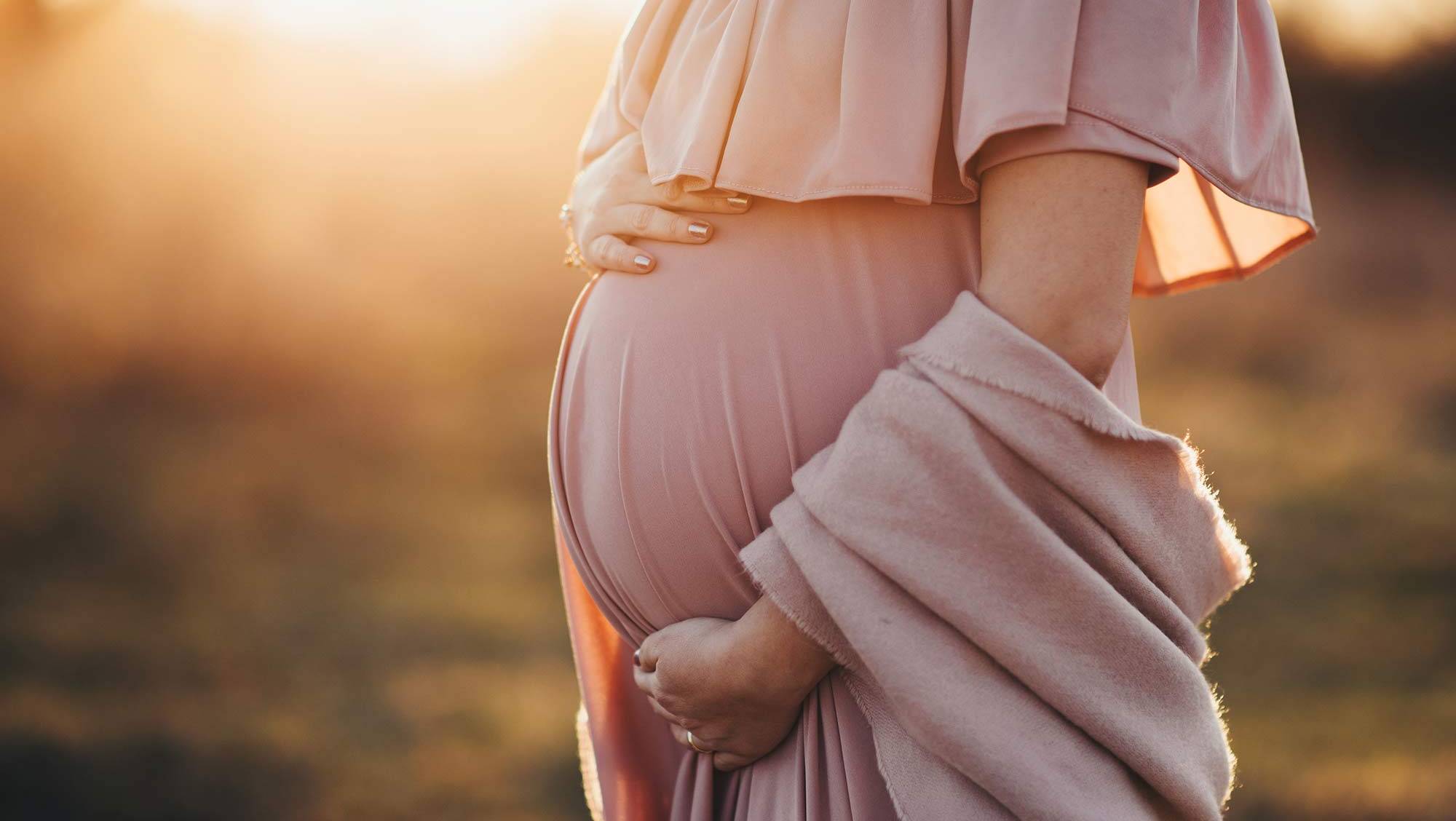 Ventre de grossesse : 5 conseils pour faire les photos !