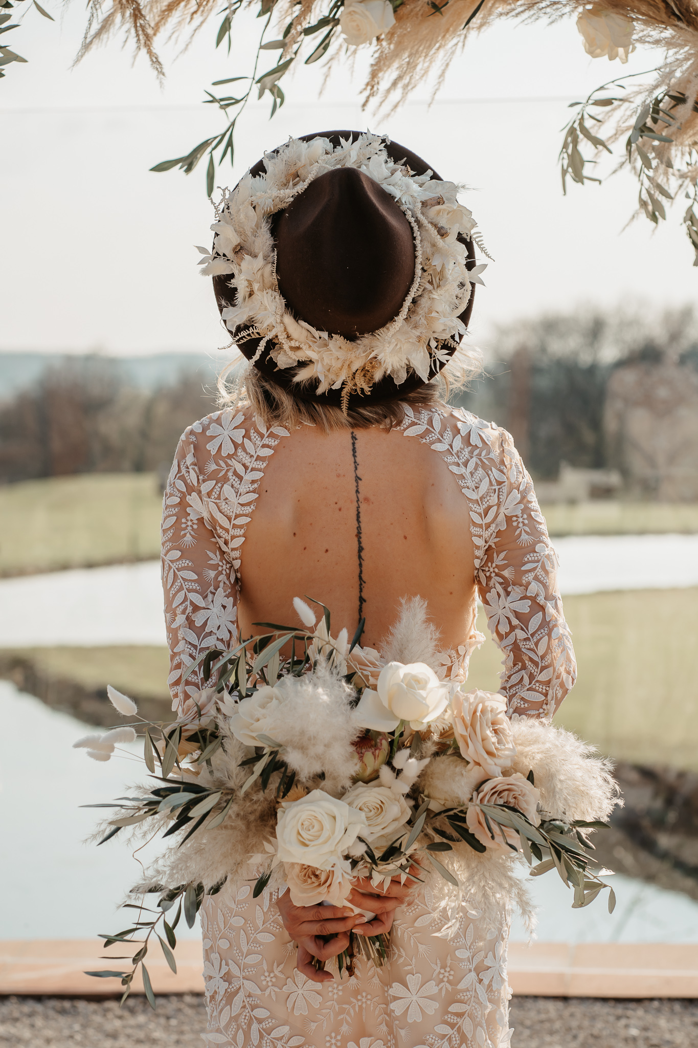 accessoires et bouquets avec herbes de pampas