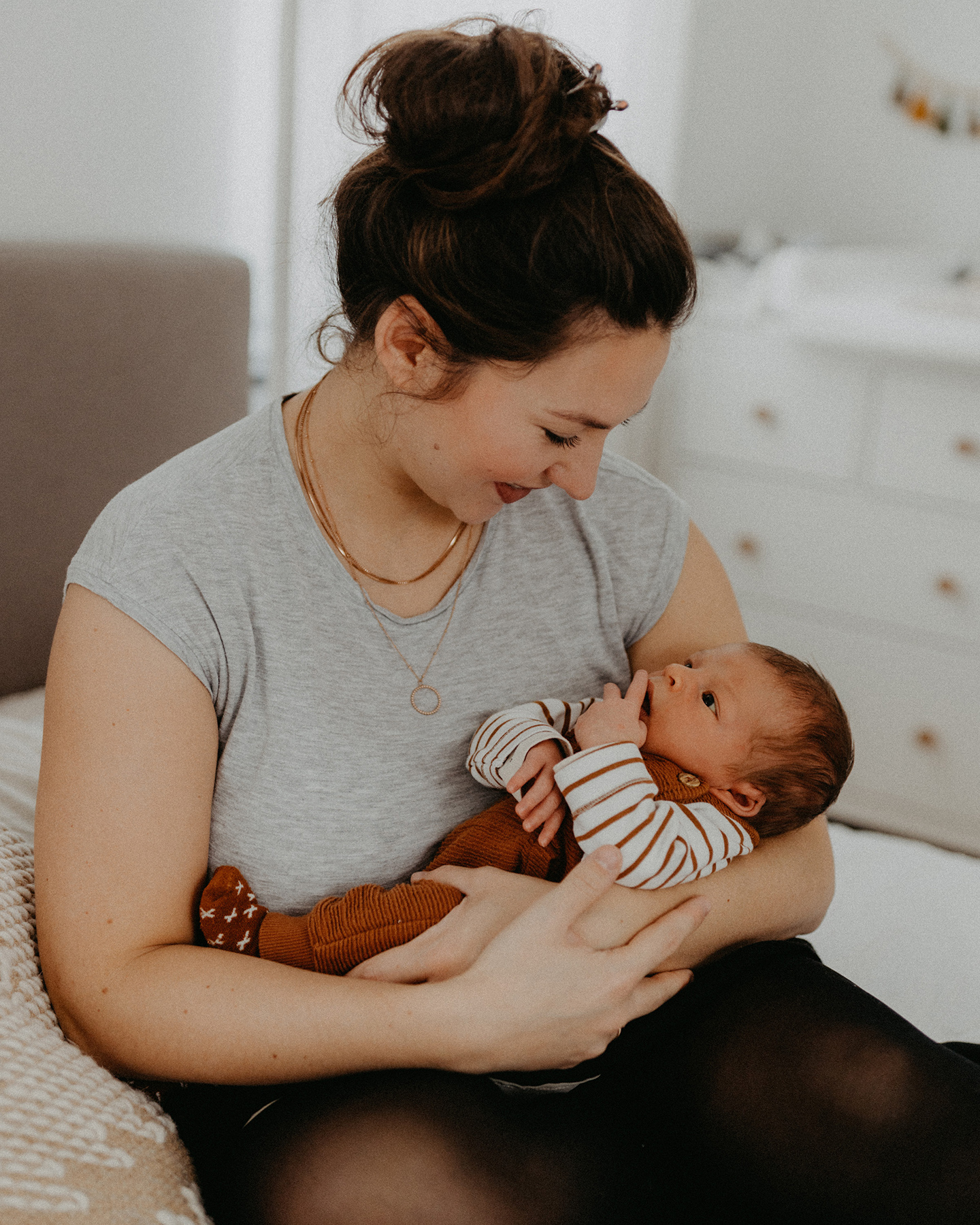 Vêtements bébé inutiles dans un sac à langer