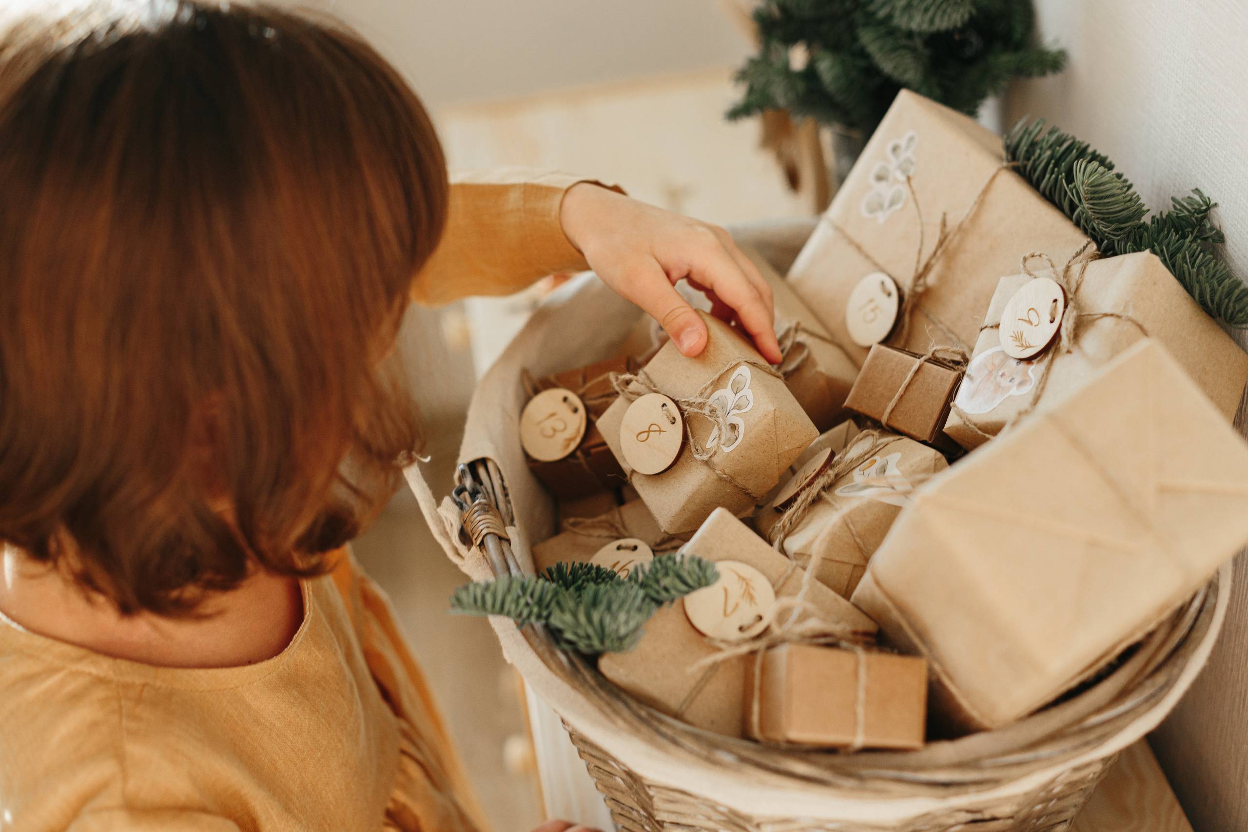 WLHFDC Calendrier de l'Avent Vide a Remplir 2025,Kit Complet DIY avec 24 Pochette Sachets en Tissu avec Pinces en Bois Et Corde de Jute,pour Enfants Et Adultes,Sac de Décoration de Noël pour