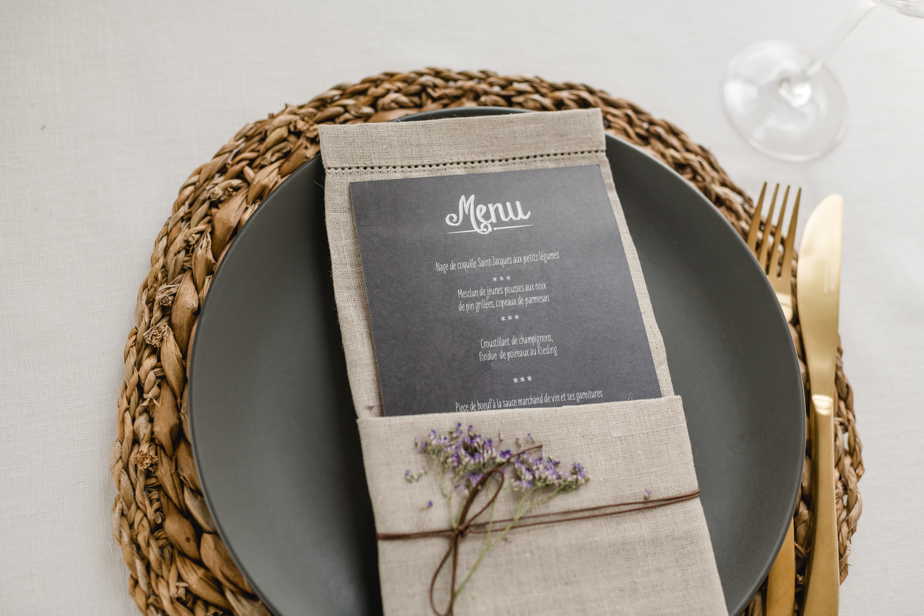 menu de mariage dans une serviette